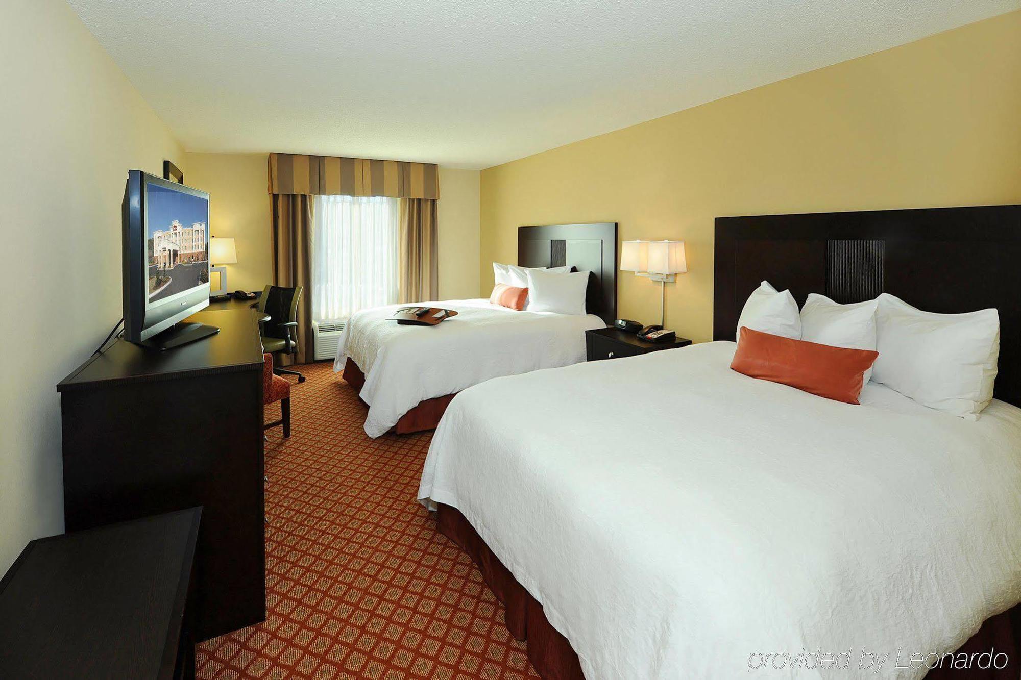 Hotel Hampton & Scottsboro